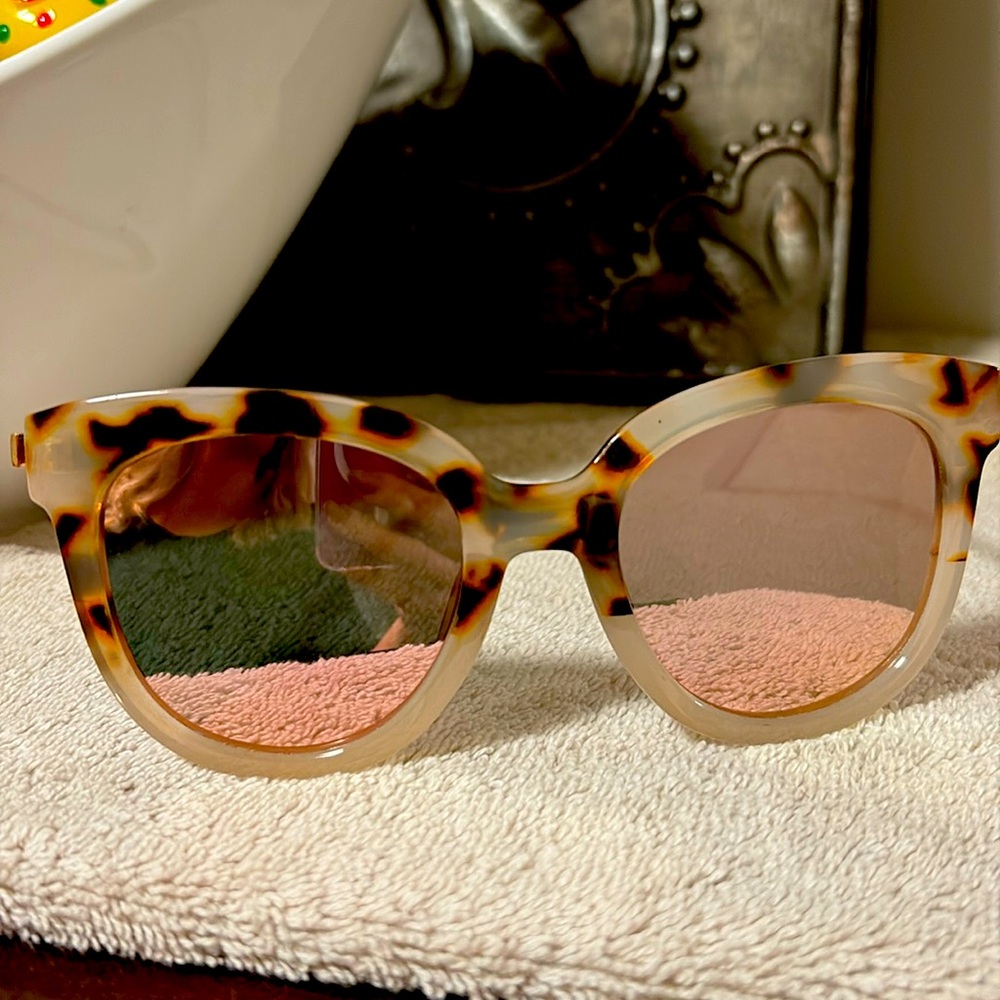 Express brand polarized sunglasses. EUC